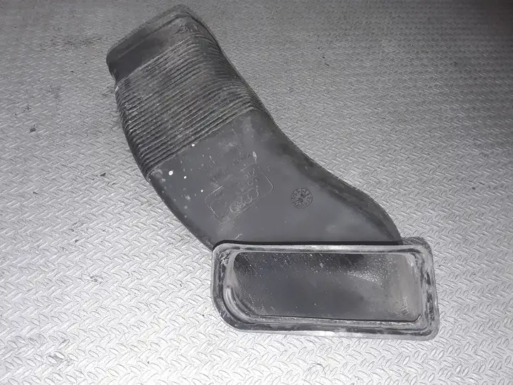 Audi A6 S6 C5 4B (2001 - 2004) 8D0129617 Детали воздухозаборника — фото 1