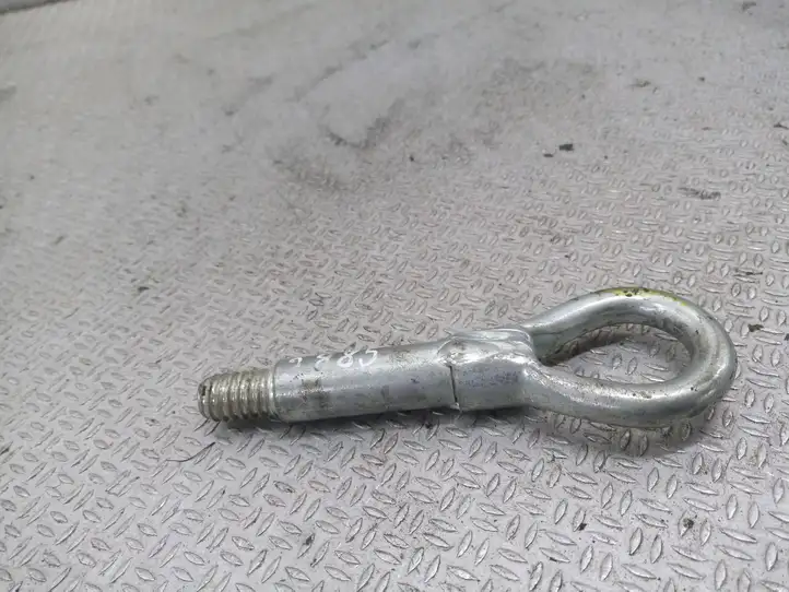 Opel Astra H (2004 - 2009) Буксировочная петля — фото 1