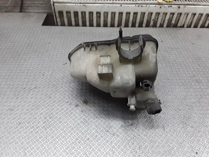 Mercedes-Benz C W203 (2000 - 2007) Расширительный бачок — фото 2