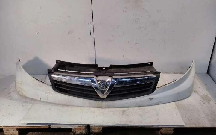 623100248R Opel Vivaro Grotelės viršutinės