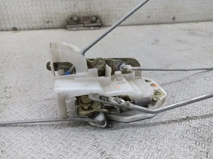 Honda HR-V (1998 - 2005) Замок передней двери — фото 2