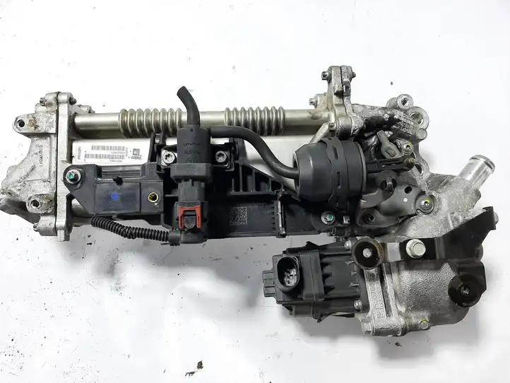 Opel Astra J (2012 - 2015) V29007672 Охладитель клапана EGR — фото 1