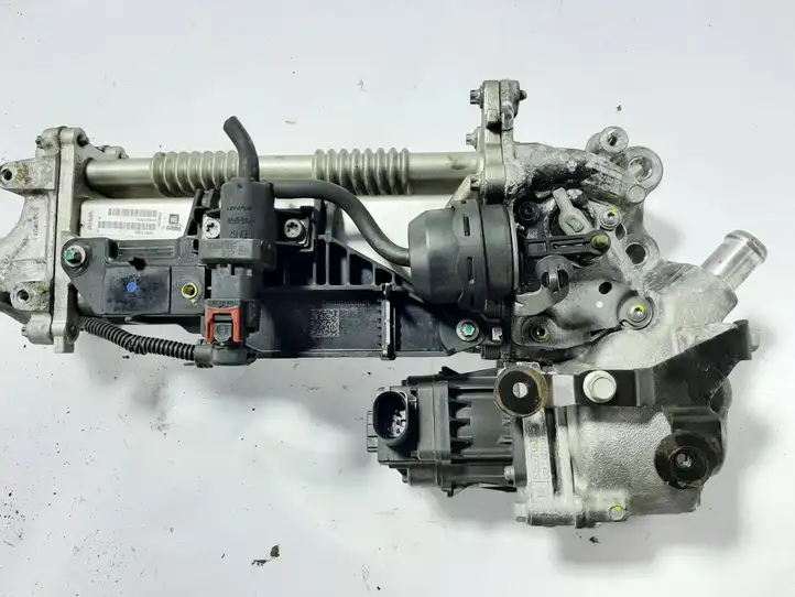 Opel Astra J (2012 - 2015) V29007672 Охладитель клапана EGR — фото 7