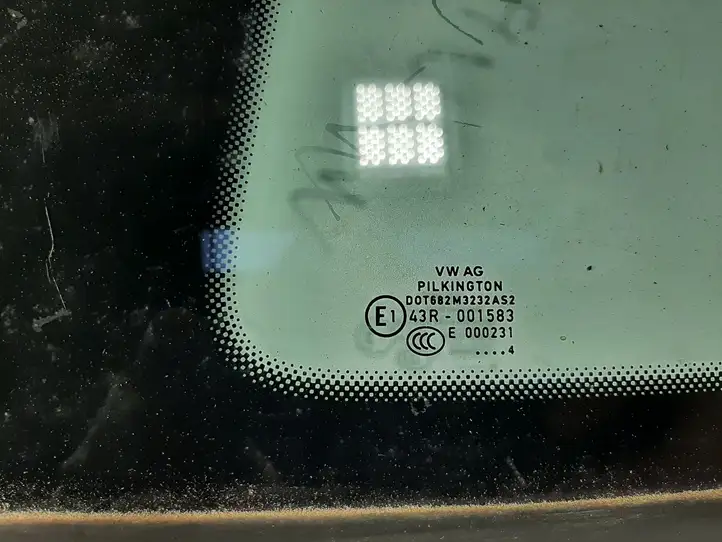 Volkswagen Up (2011 - ) 1S0845041H Заднее боковое стекло — фото 3