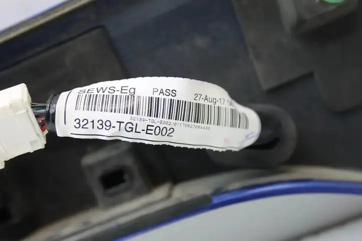 Honda Civic X (2016 - 2021) 74890TGGZZ00 Задняя боковая обшивка салона — фото 7