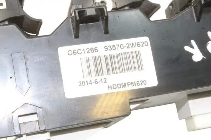 Hyundai Santa Fe (2012 - 2015) 935702W620 Блок кнопок стеклоподъемников — фото 6