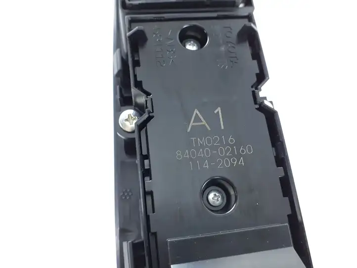 Toyota Corolla E210 E21 (2018 - ) 8404002160 Кнопка стеклоподъемников — фото 2