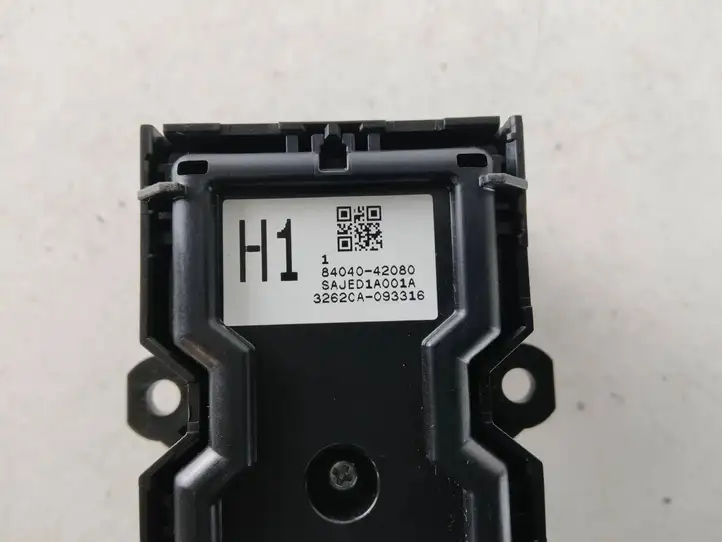 Toyota RAV 4 (XA50) (2018 - ) 8404042080 Блок кнопок стеклоподъемников — фото 2