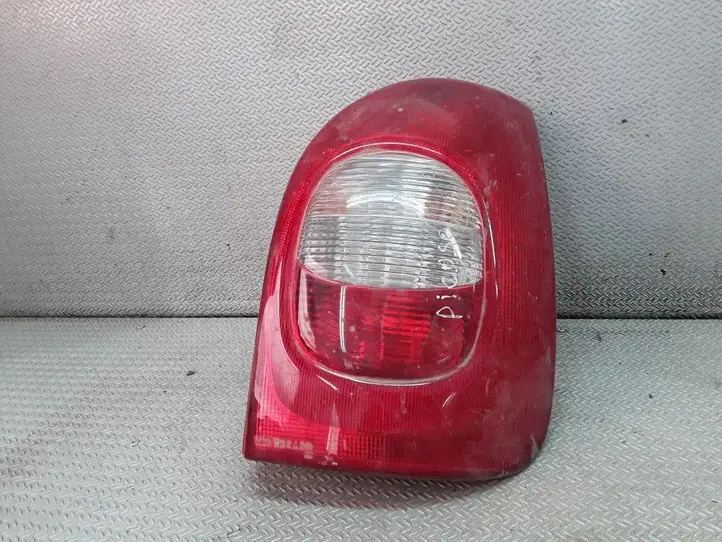Citroen Xsara Picasso (1999 - 2012) 89300260 Задний фонарь в кузове — фото 1
