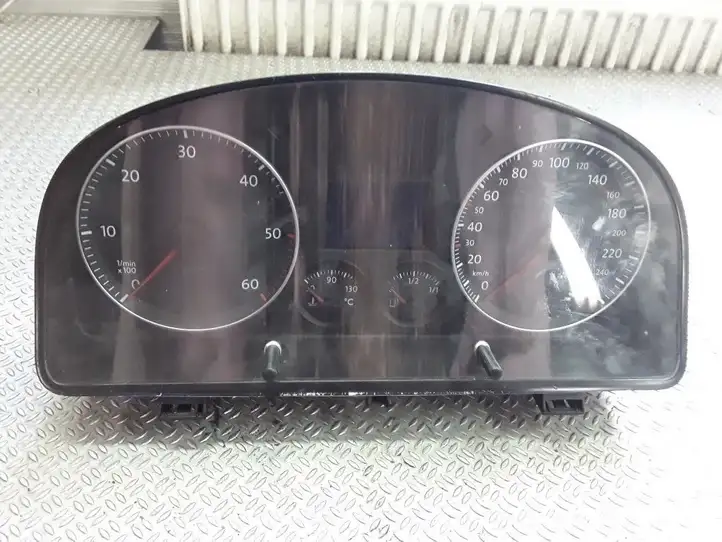 Volkswagen Golf V (2003 - 2009) V0020000 Спидометр — фото 1