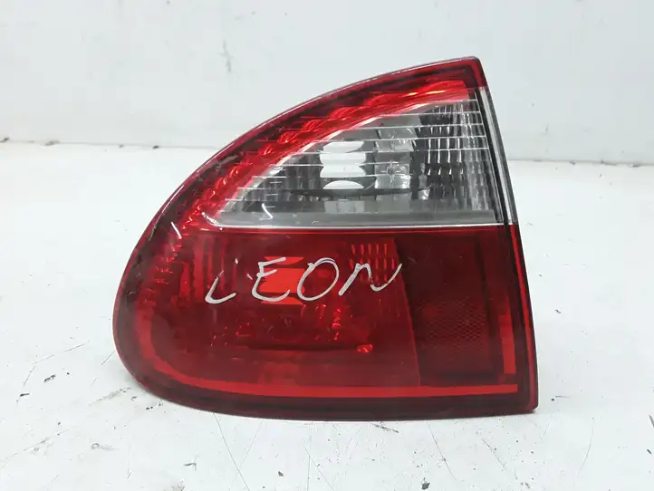 Seat Leon (1M) (1998 - 2006) Задний фонарь в кузове — фото 1