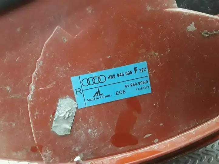 Audi A6 S6 C5 4B (1997 - 2001) 4B9945096F Задний фонарь в кузове — фото 1