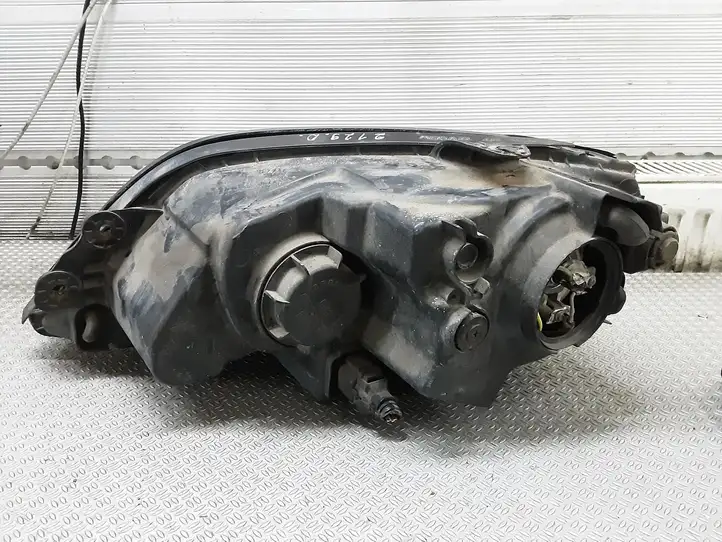 Kia Sorento (2002 - 2006) Передняя фара — фото 3