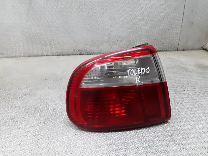 Seat Toledo II (1M) (1998 - 2006) 1M5945095B Задний фонарь в кузове — фото 1