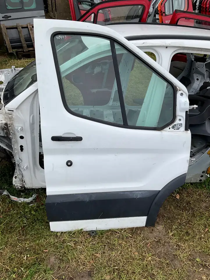 Ford Transit (2013 - 2017) Дверь — фото 1