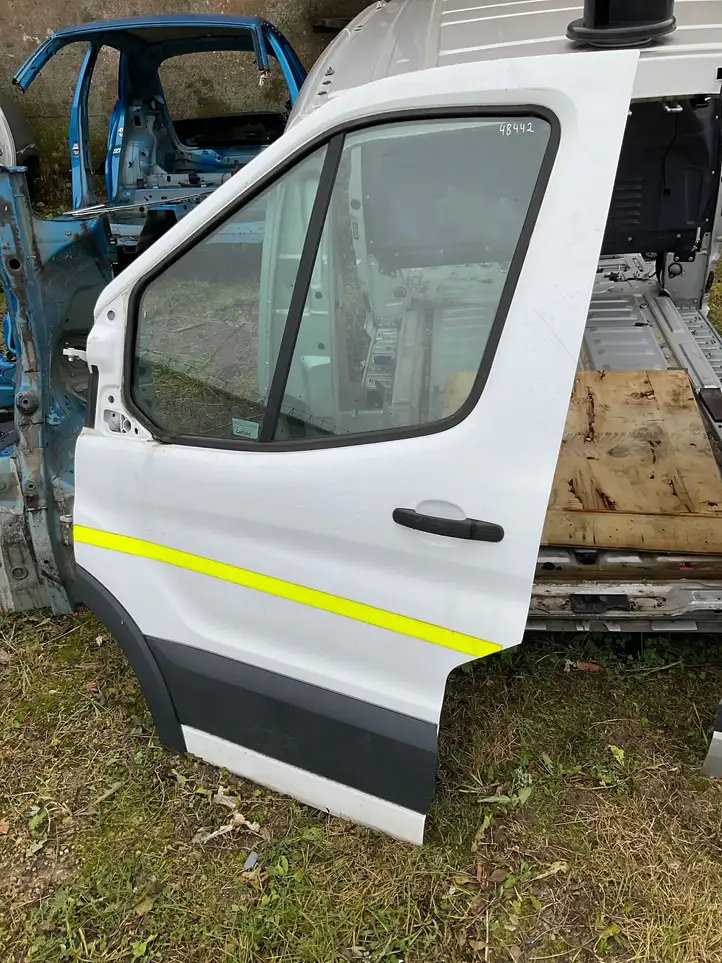 Ford Transit (2013 - 2017) Дверь — фото 1
