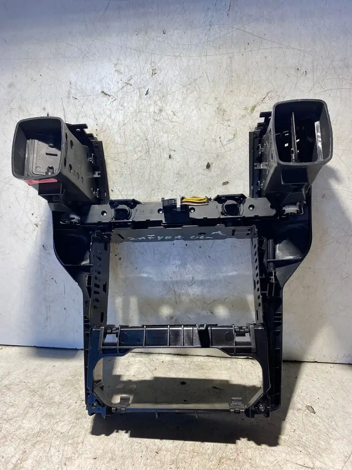 Opel Zafira B (2003 - 2006) 213680437 Центральный воздушный дефлектор — фото 2