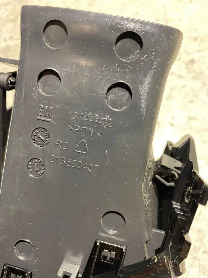 Opel Zafira B (2003 - 2006) 213680437 Центральный воздушный дефлектор — фото 4