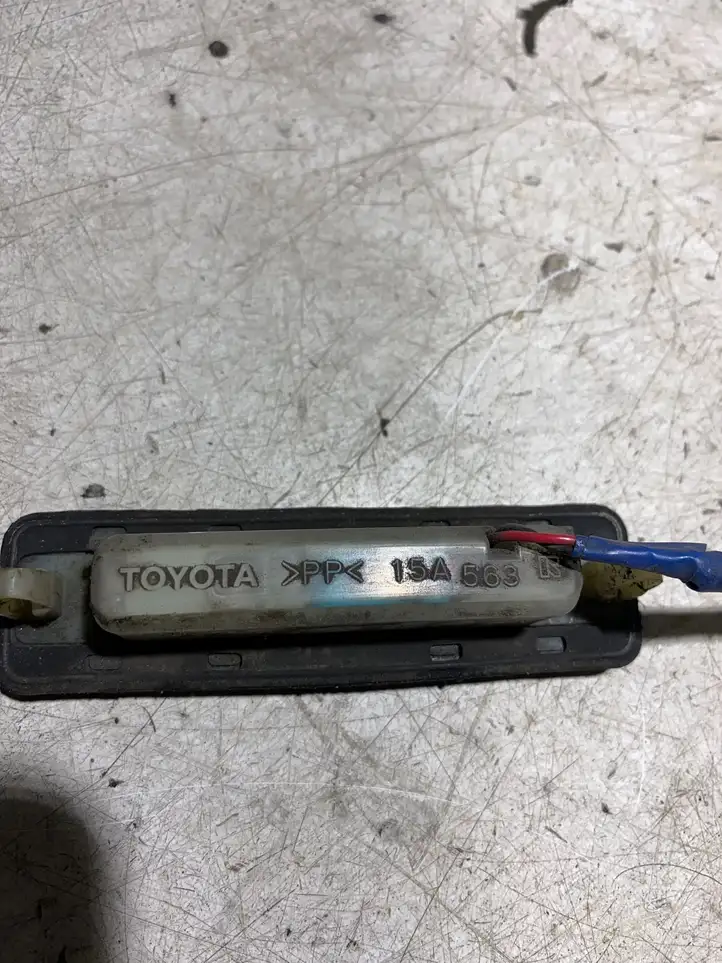 Toyota Avensis T250 (2006 - 2009) 15A563 Ручка крышки багажника — фото 4