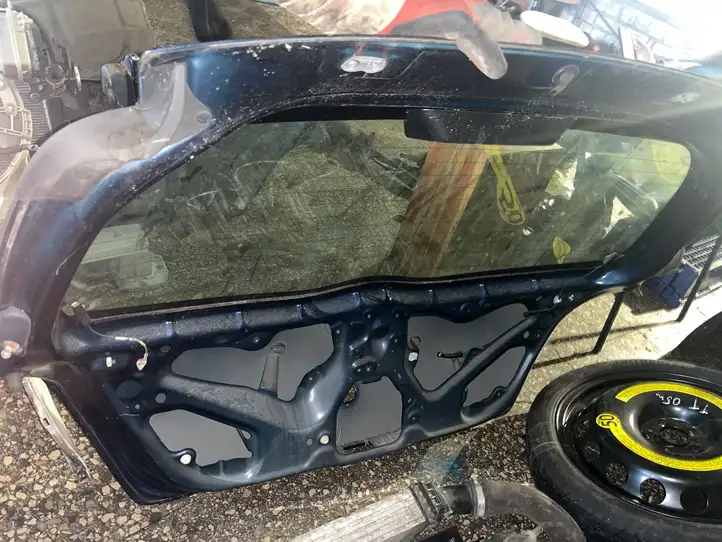 Toyota Yaris (2005 - 2009) Крышка багажника — фото 6