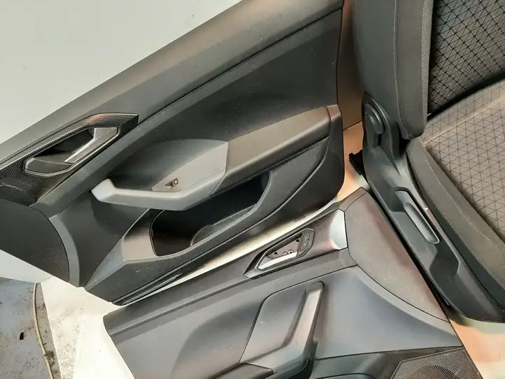 Volkswagen T-Cross (2017 - ) Комплект салона — фото 4