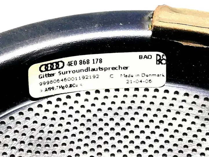 Audi A8 S8 D3 4E (2005 - 2007) 4E0868178 Решетка динамика задней полки — фото 4