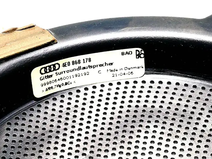 Audi A8 S8 D3 4E (2005 - 2007) 4E0868178 Решетка динамика задней полки — фото 4