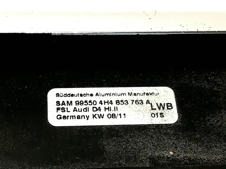 Audi A8 S8 D4 4H (2010 - 2014) 4H4853763A Накладка стекла задней двери — фото 7