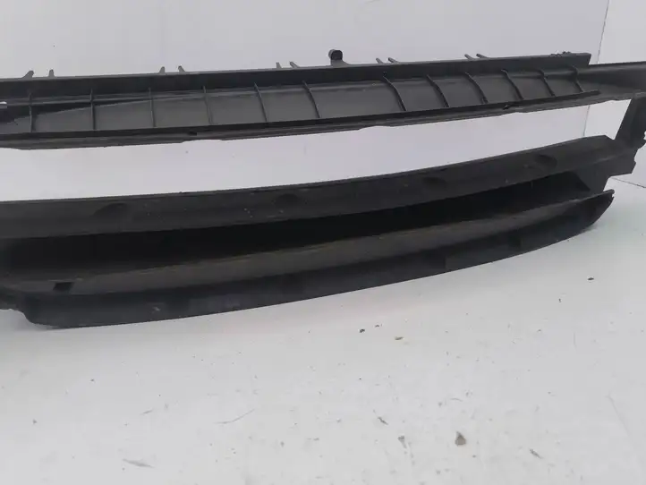 Tesla Model S (2012 - 2016) 600819300B Дефлектор воздуха — фото 4