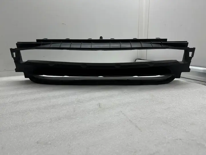 Tesla Model S (2012 - 2016) 600819300B Дефлектор воздуха — фото 1