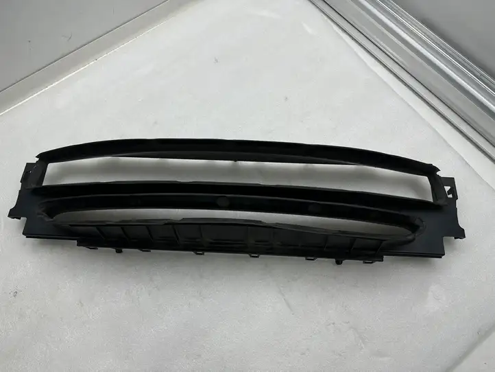 Tesla Model S (2012 - 2016) 600819300B Дефлектор воздуха — фото 2