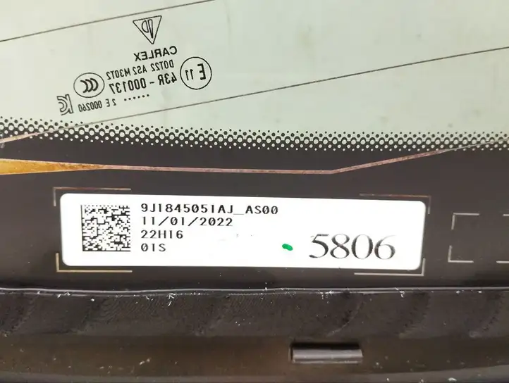 Porsche Taycan 9J1 (2019 - ) 9J1845051AJ Заднее стекло — фото 7