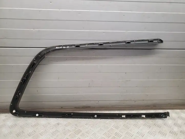 Chrysler Pacifica (2016 - ) 68227296AC Облицовка заднего бокового стекла — фото 2
