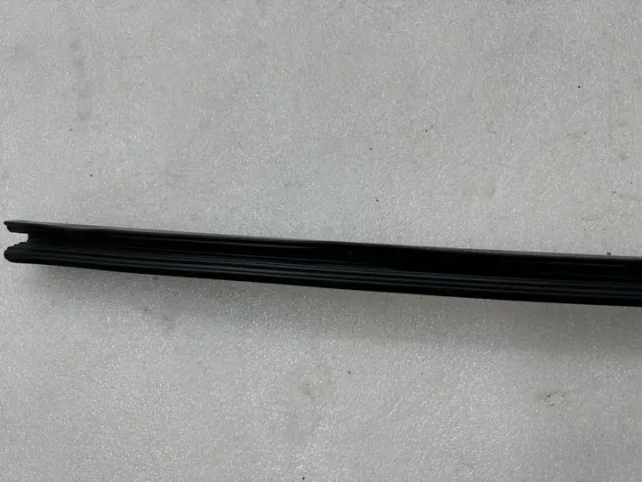 Tesla Model S (2012 - 2016) 600959778 Накладка стекла двери — фото 5