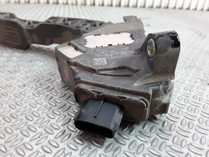 Toyota Auris 150 (2006 - 2012) 7811002020 Педаль акселератора — фото 2