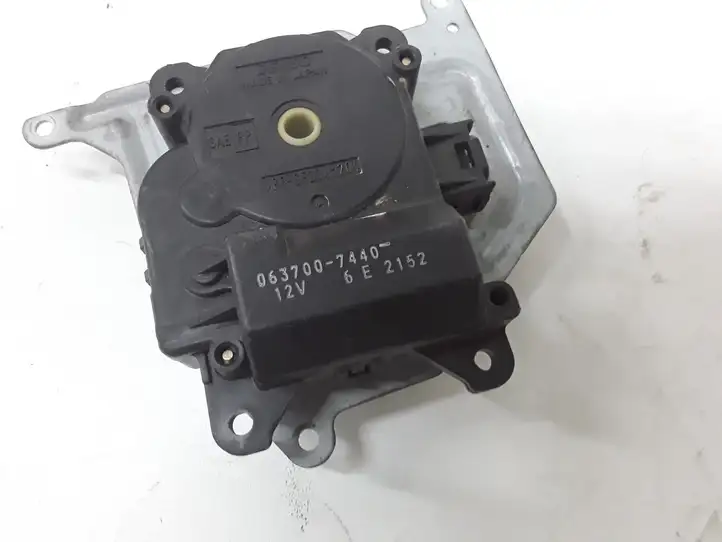 Toyota Avensis T250 (2003 - 2006) 0637007440 Двигатель задвижки потока воздуха — фото 2
