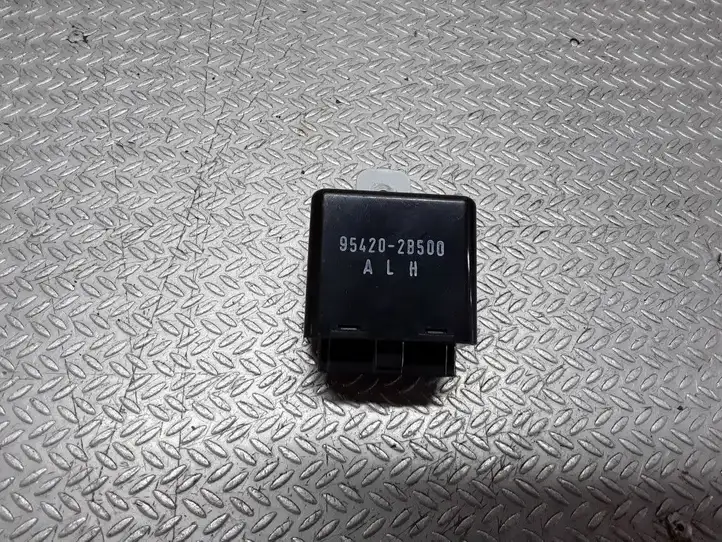 Hyundai Santa Fe (2005 - 2009) 954202B500 Реле стеклоочистителей — фото 1