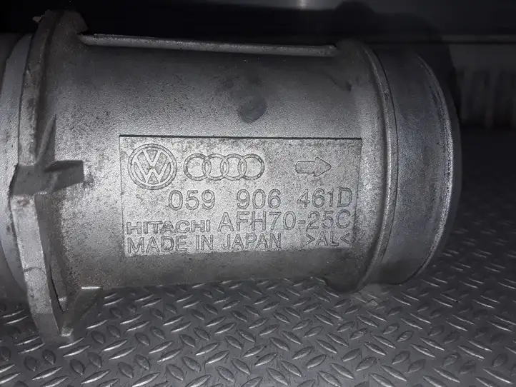 Audi A6 S6 C5 4B (1997 - 2001) 095906461D Датчик массового расхода воздуха — фото 2