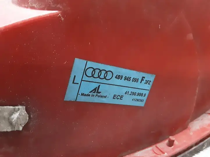 Audi A6 S6 C5 4B (1997 - 2001) 4B9945095F Задний фонарь в кузове — фото 3