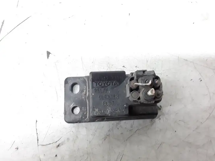 Toyota Avensis Verso (2001 - 2004) 8594233010 Реле стеклоочистителей — фото 1
