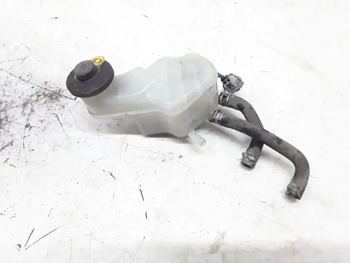 Toyota Avensis Verso (2001 - 2004) 13231140260 Бачок тормозной жидкости — фото 1