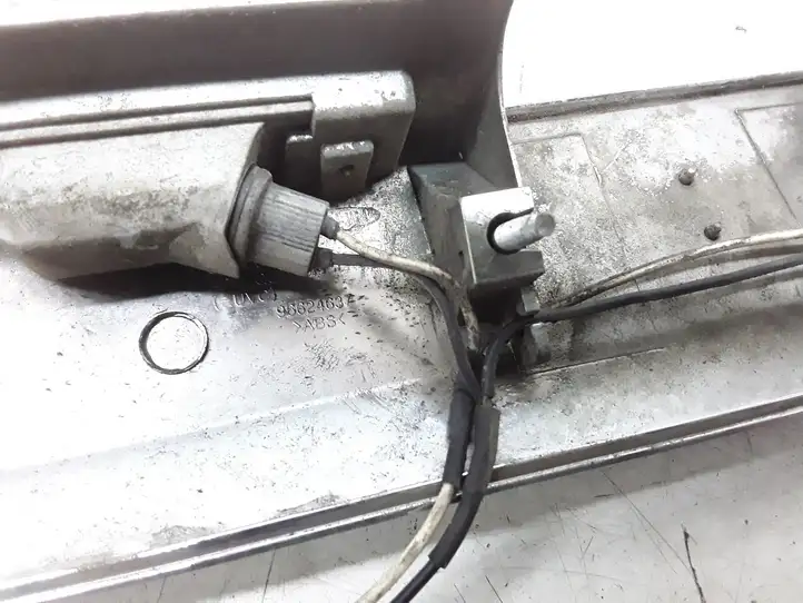 Chevrolet Captiva (2006 - 2011) 96624637 Подсветка номера — фото 3