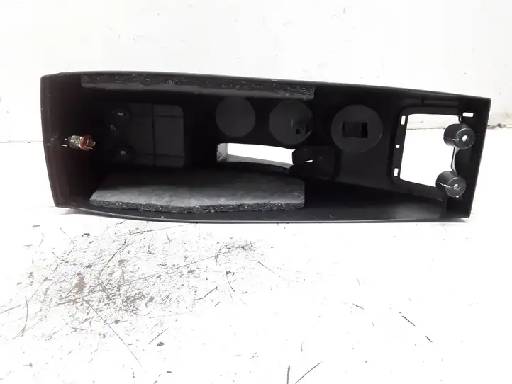 Toyota Corolla Verso AR10 (2004 - 2009) Центральная консоль — фото 3