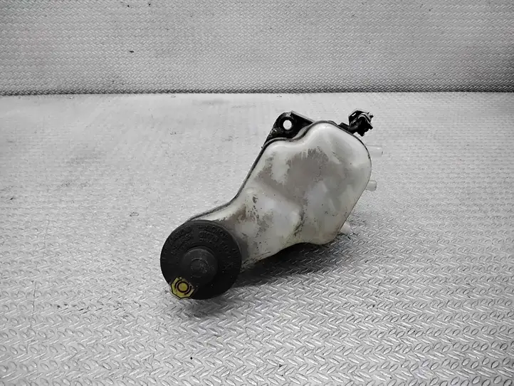 Toyota Avensis Verso (1995 - 2001) 13231140260 Бачок тормозной жидкости — фото 1