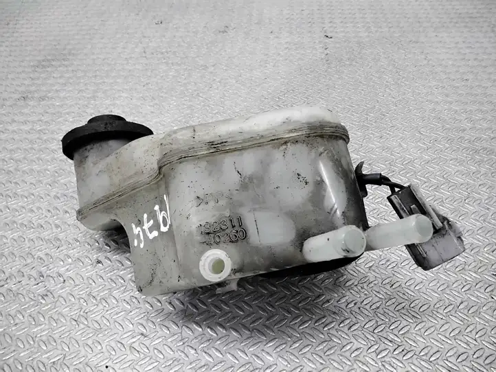 Toyota Avensis Verso (1995 - 2001) 13231140260 Бачок тормозной жидкости — фото 2