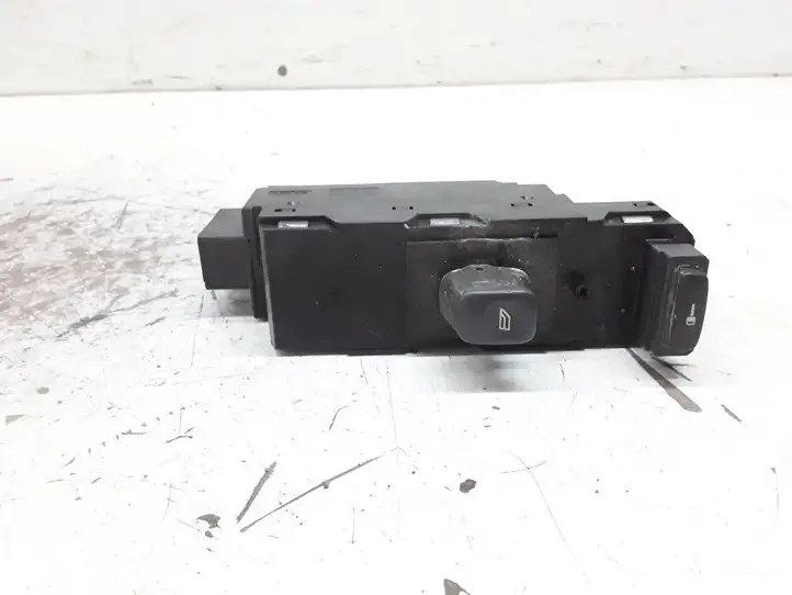 Volvo S60 (2000 - 2004) 8682950 Кнопка стеклоподъемников — фото 1