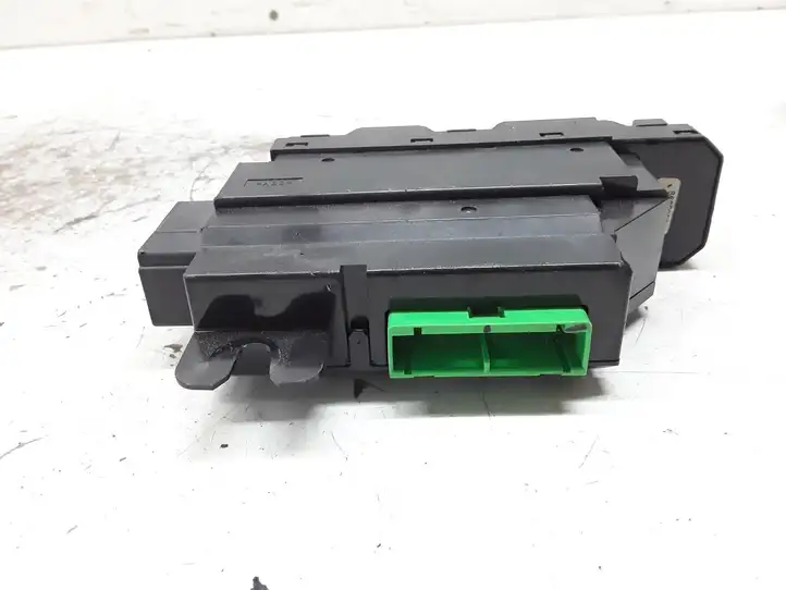 Volvo S60 (2000 - 2004) 8682950 Кнопка стеклоподъемников — фото 2