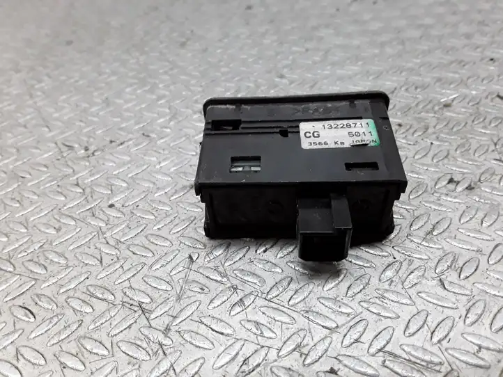 Opel Astra H (2004 - 2009) 13228711 Кнопка стеклоподъемников — фото 1
