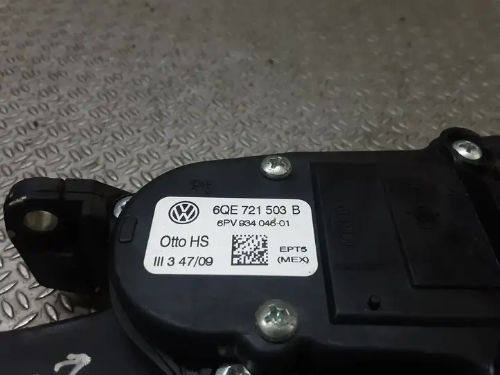 Volkswagen Fox (2009 - 2011) 6QE721503B Педаль акселератора — фото 3
