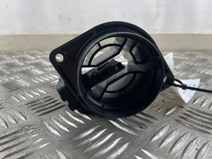 Volkswagen PASSAT B8 (2015 - ) 04L906461B Датчик массового расхода воздуха — фото 5